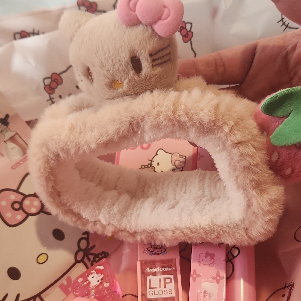 Hello Kitty Bundle Set - Picture 6 of 8